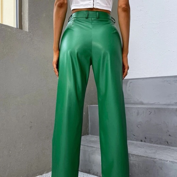 Green pant and blazer set - Picture 12 of 12